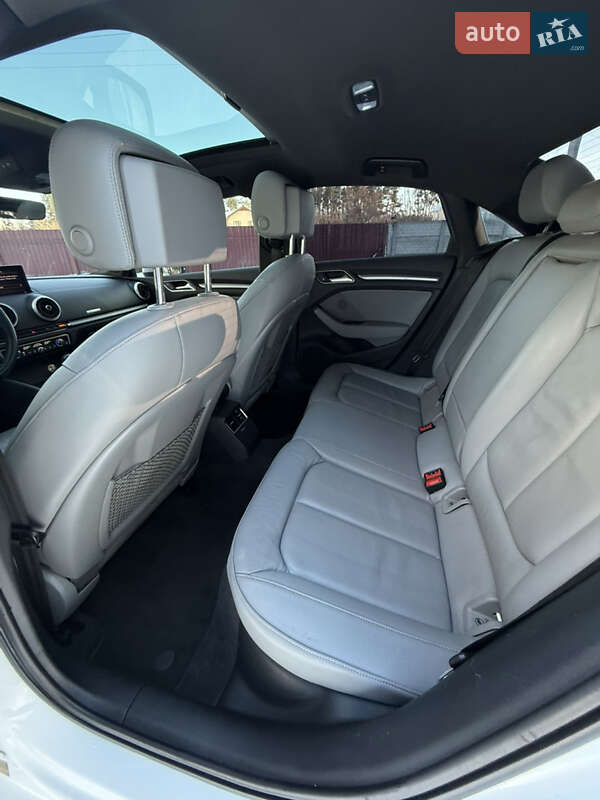Седан Audi A3 2018 в Житомире