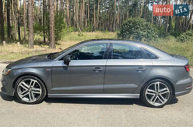 Седан Audi A3 2018 в Тернополе