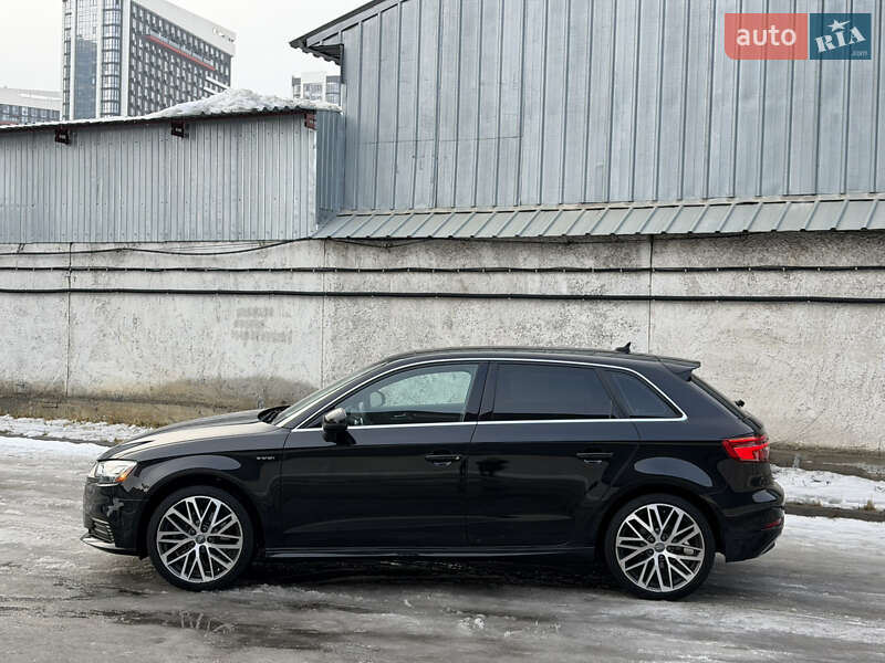 Хэтчбек Audi A3 2018 в Киеве