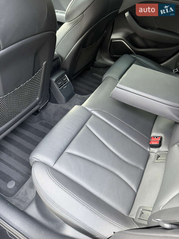 Хэтчбек Audi A3 2018 в Киеве