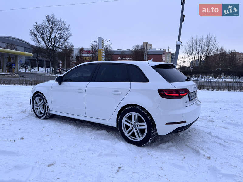 Хэтчбек Audi A3 2016 в Киеве фото 5 Хэтчбек Audi A3 2016 в Киеве