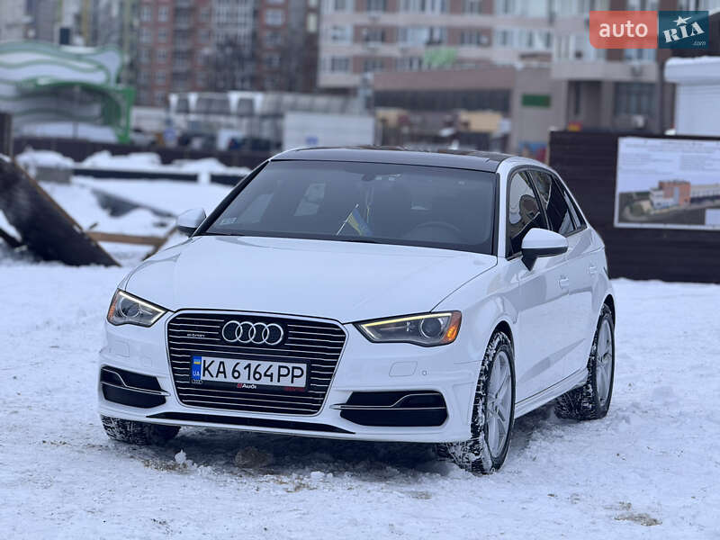 Хэтчбек Audi A3 2016 в Киеве фото Хэтчбек Audi A3 2016 в Киеве