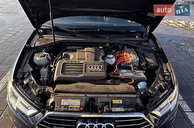 Хэтчбек Audi A3 2018 в Черкассах