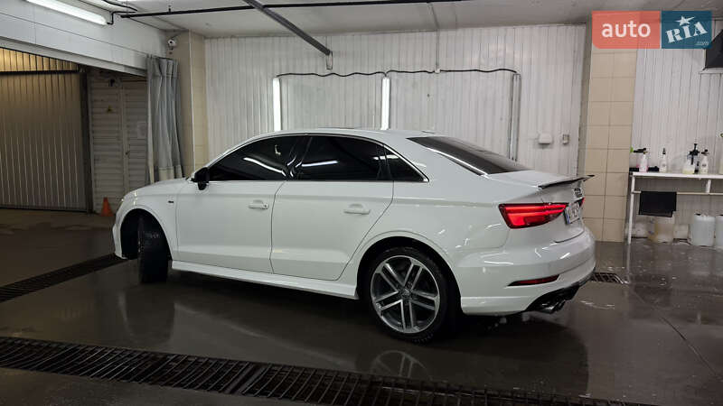 Седан Audi A3 2017 в Дніпрі