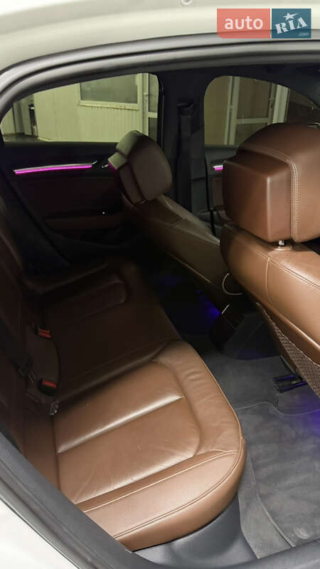 Седан Audi A3 2017 в Дніпрі