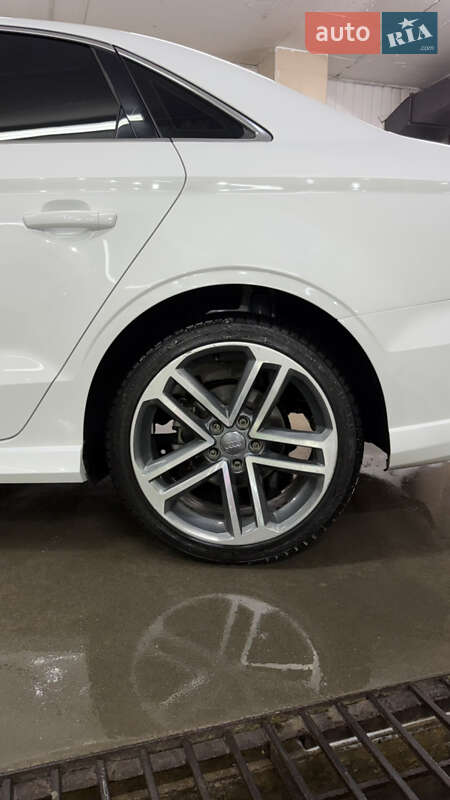 Седан Audi A3 2017 в Дніпрі