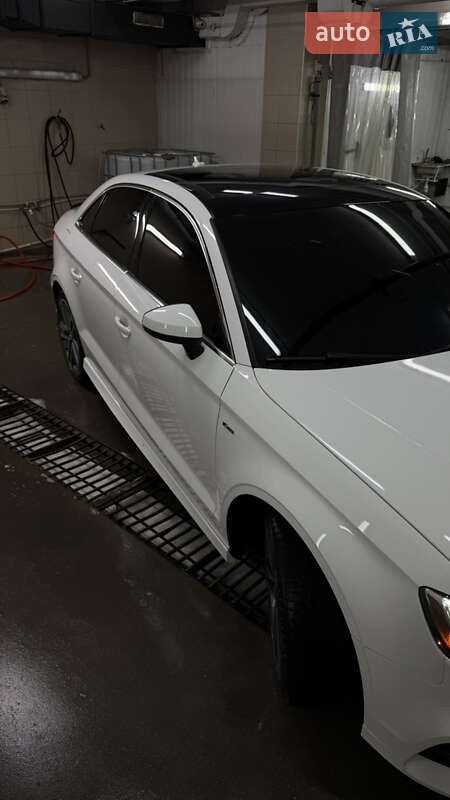 Седан Audi A3 2017 в Дніпрі