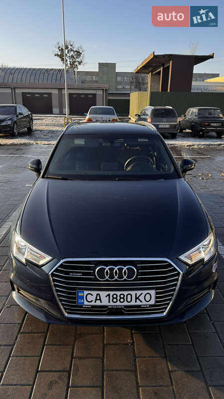 Хэтчбек Audi A3 2018 в Черкассах