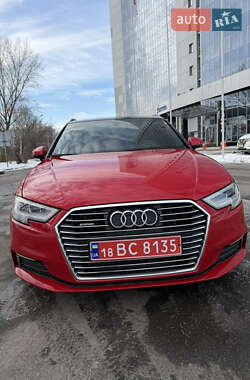 Хэтчбек Audi A3 2018 в Киеве