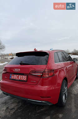 Хэтчбек Audi A3 2018 в Киеве