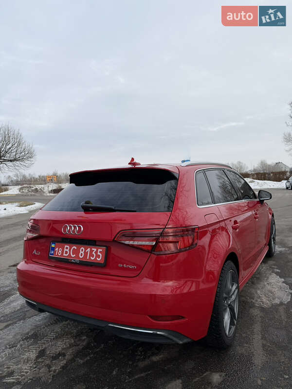 Хэтчбек Audi A3 2018 в Киеве