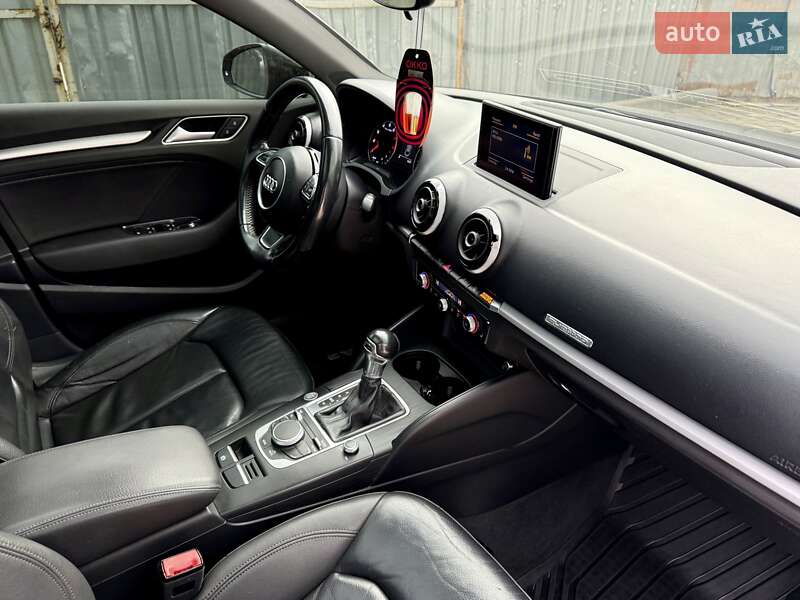 Седан Audi A3 2016 в Одессе