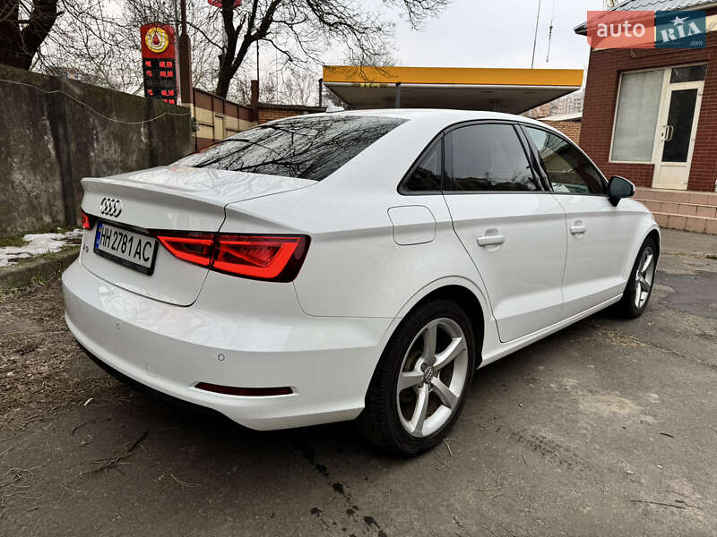Седан Audi A3 2015 в Одессе