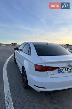 Седан Audi A3 2015 в Жовкве