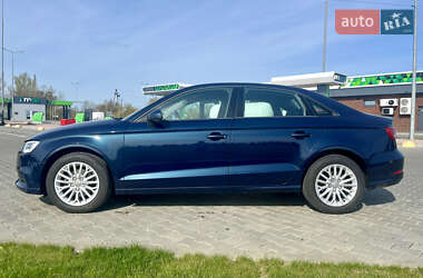 Седан Audi A3 2018 в Луцьку