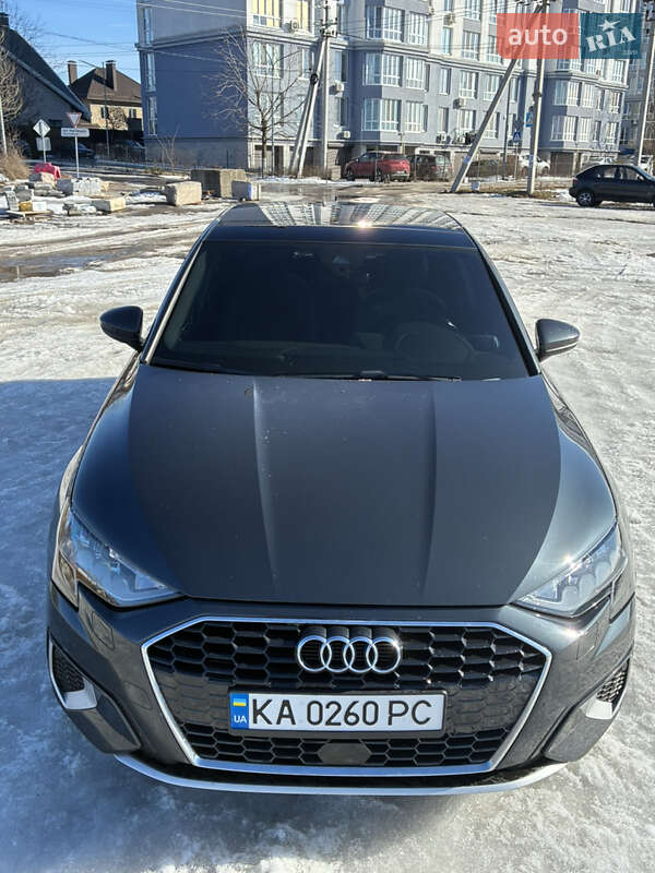 Седан Audi A3 2022 в Киеве