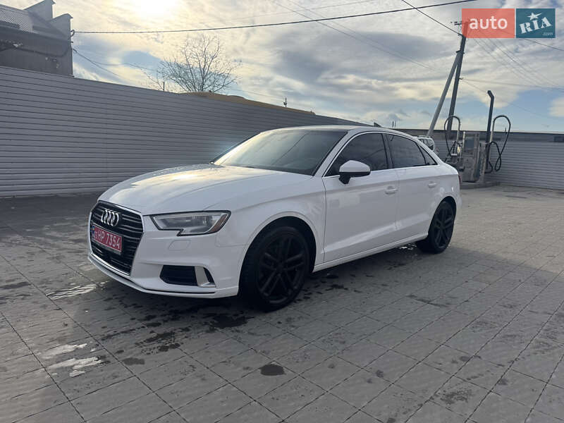 Седан Audi A3 2019 в Владимире