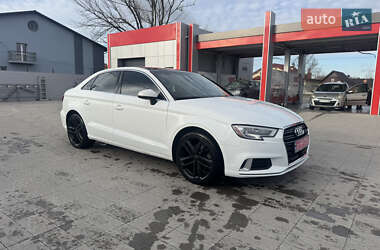 Седан Audi A3 2019 в Владимире