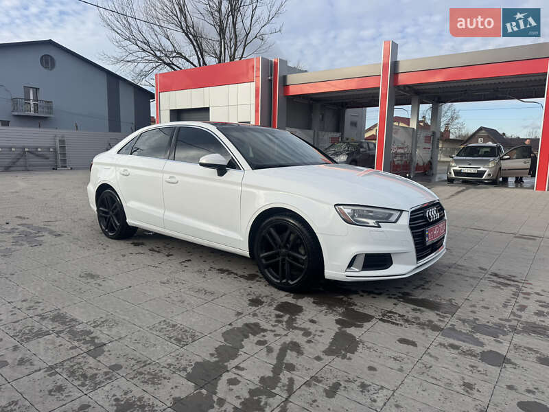 Седан Audi A3 2019 в Владимире