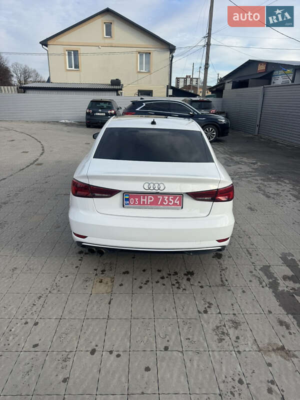 Седан Audi A3 2019 в Владимире