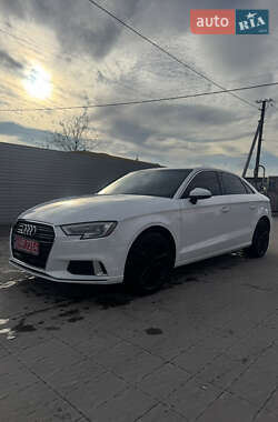 Седан Audi A3 2019 в Владимире