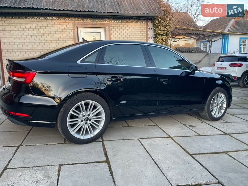 Седан Audi A3 2018 в Гнівані