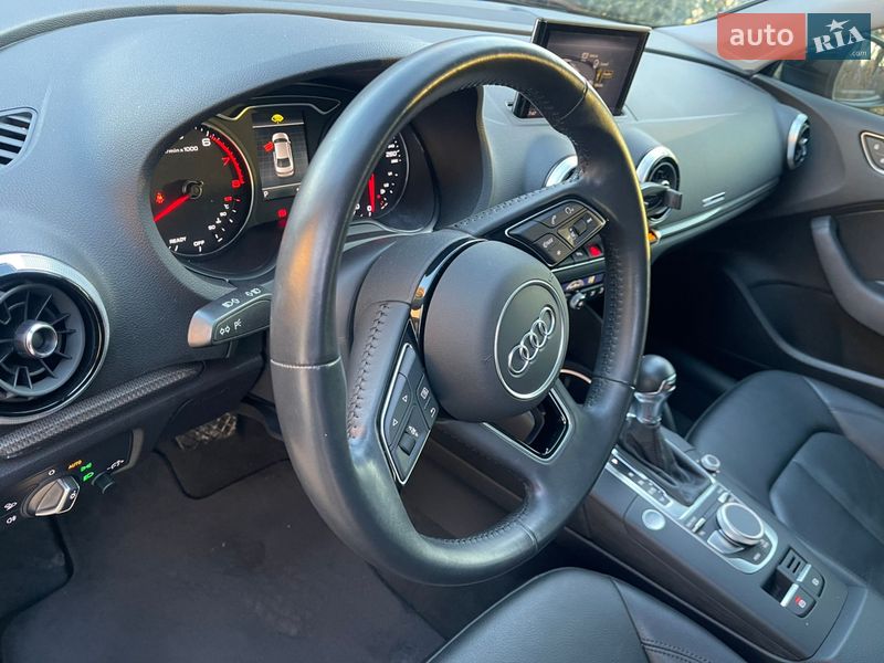 Седан Audi A3 2018 в Гнівані