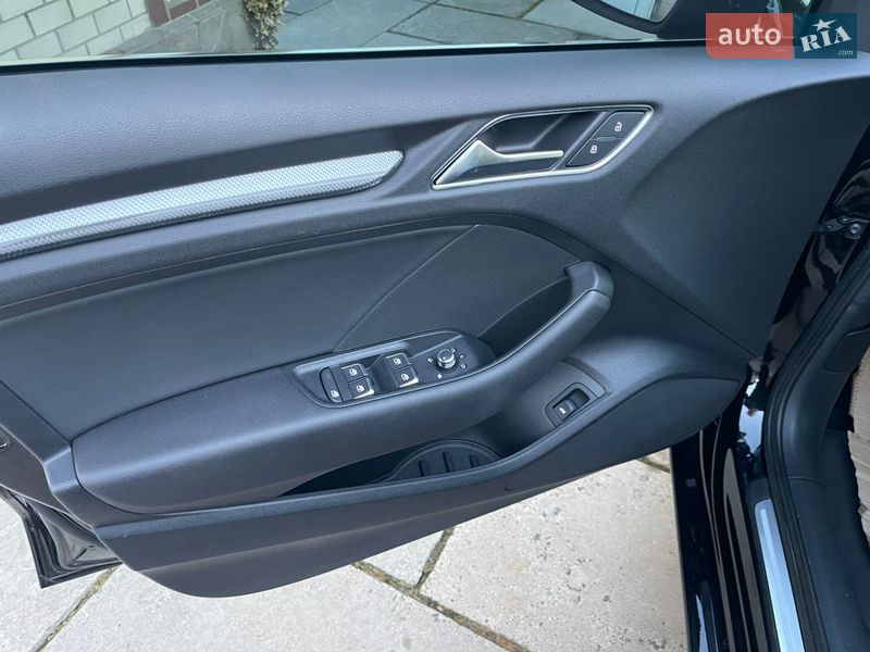 Седан Audi A3 2018 в Гнівані