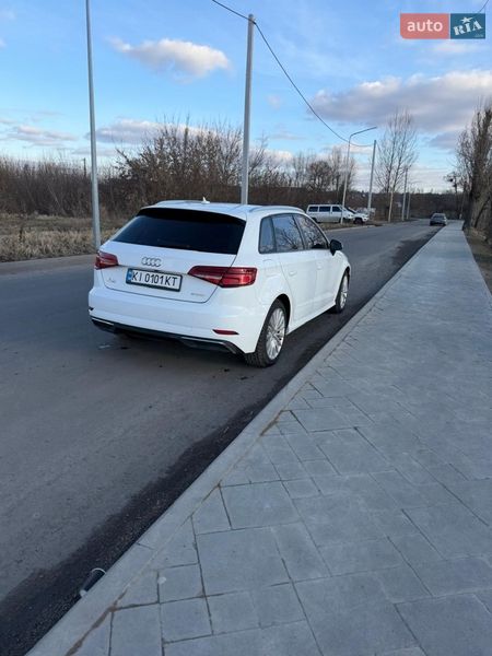 Хетчбек Audi A3 2016 в Василькові