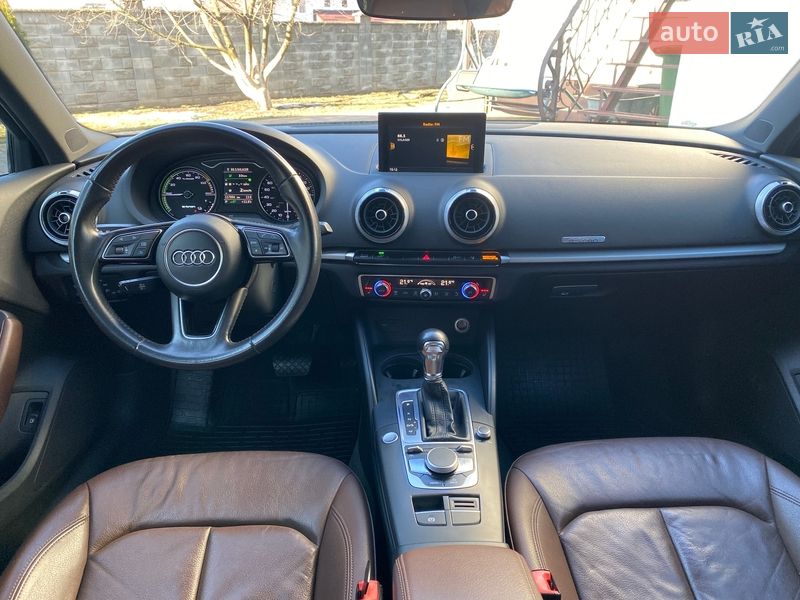 Хэтчбек Audi A3 2017 в Ровно