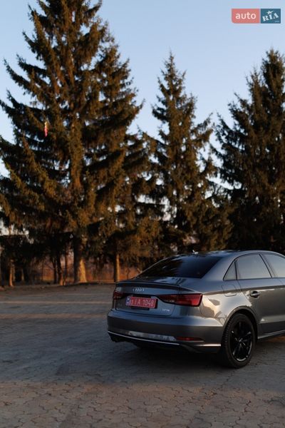 Седан Audi A3 2018 в Дубні
