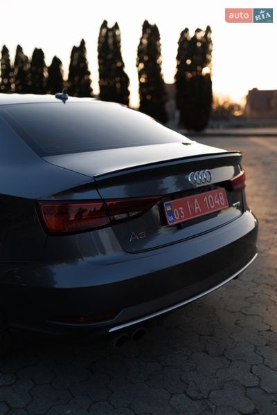 Седан Audi A3 2018 в Дубні