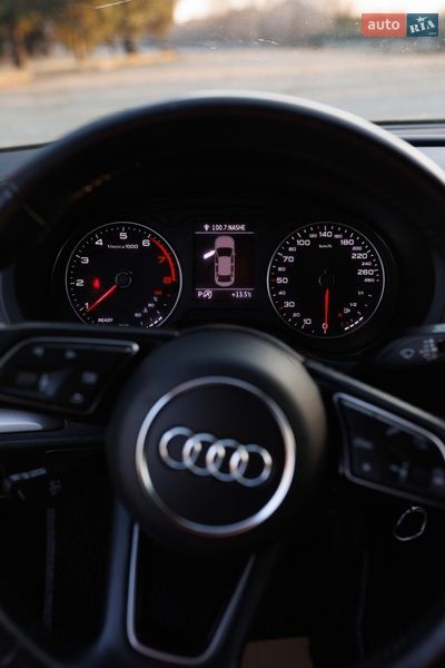 Седан Audi A3 2018 в Дубні