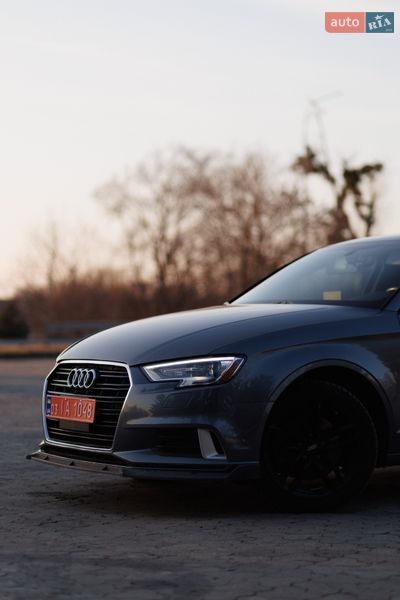 Седан Audi A3 2018 в Дубні