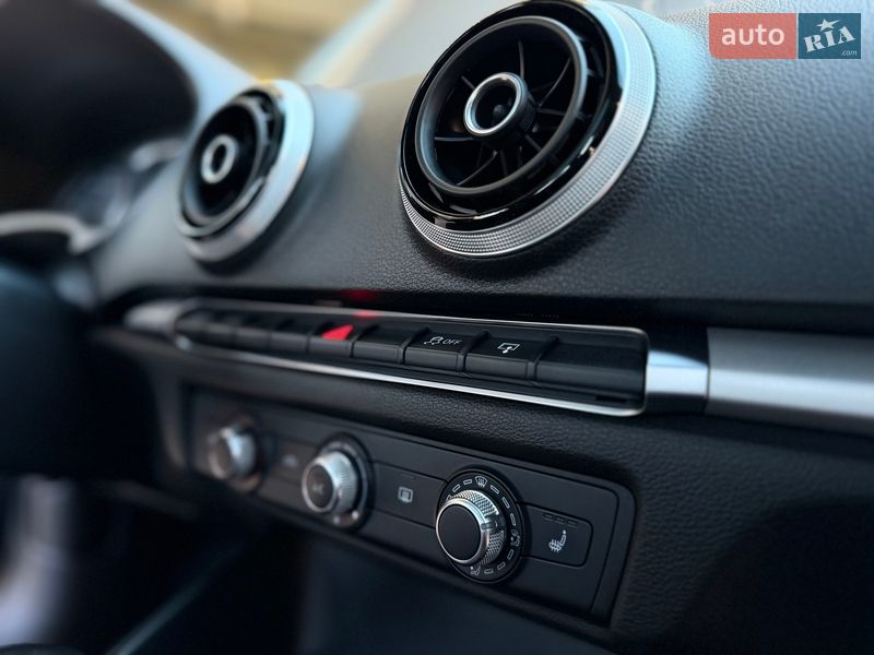 Хетчбек Audi A3 2016 в Одесі