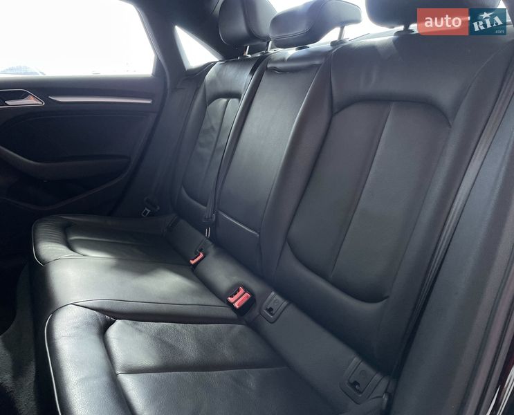 Седан Audi A3 2016 в Львові