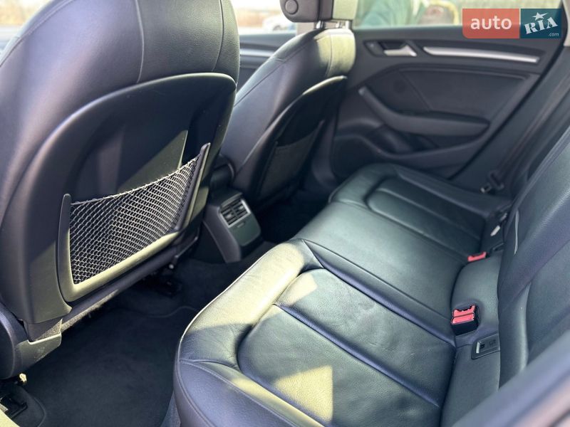 Седан Audi A3 2014 в Ровно