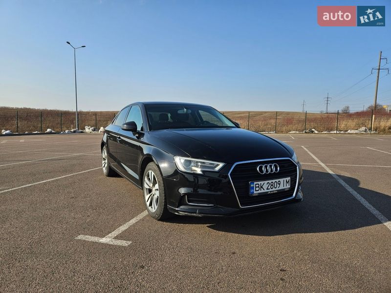 Седан Audi A3 2014 в Ровно