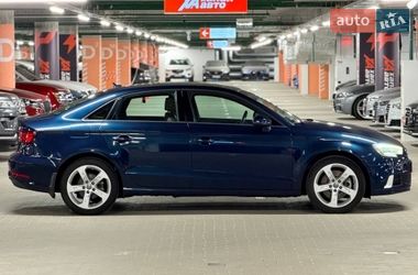 Седан Audi A3 2018 в Киеве