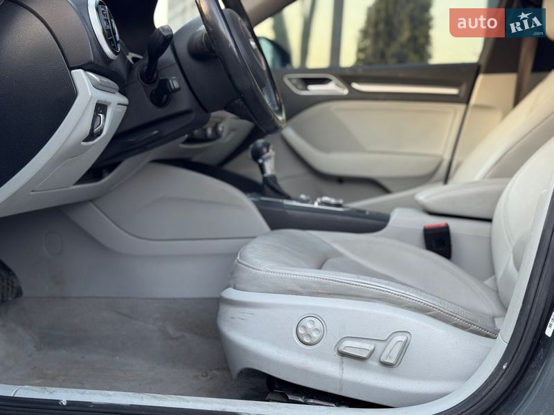 Седан Audi A3 2015 в Львові