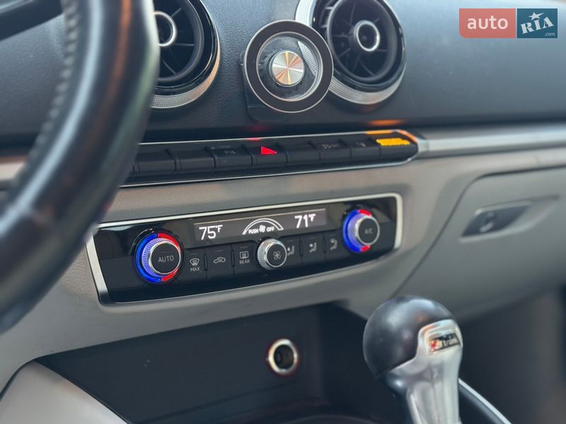 Седан Audi A3 2015 в Львові