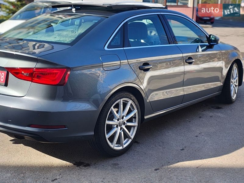 Седан Audi A3 2015 в Ровно