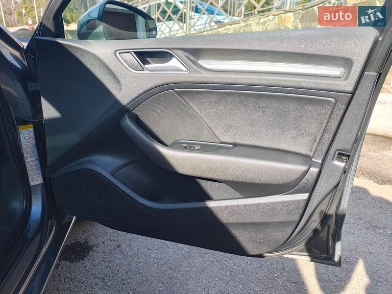 Седан Audi A3 2015 в Ровно