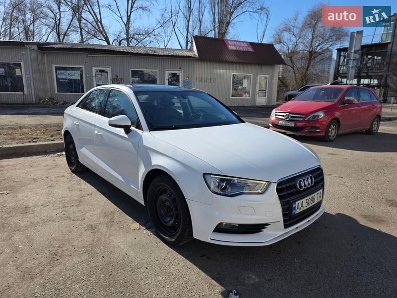 Седан Audi A3 2015 в Киеве