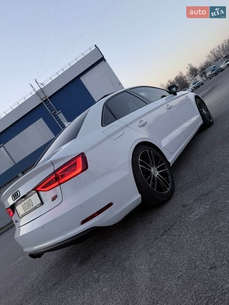 Седан Audi A3 2015 в Днепре