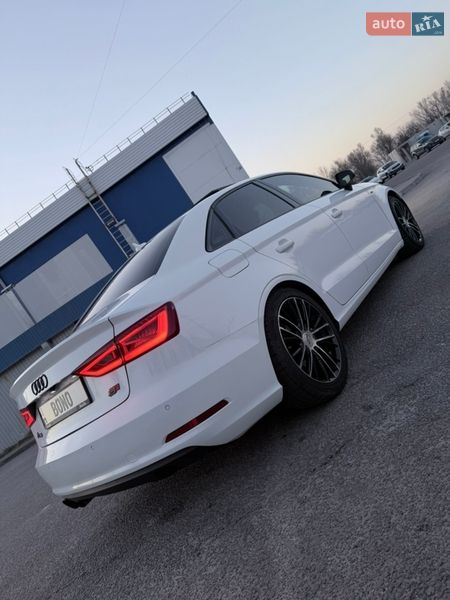Седан Audi A3 2015 в Днепре