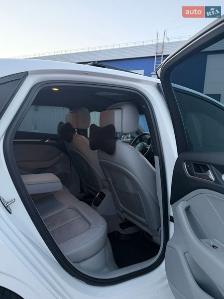 Седан Audi A3 2015 в Дніпрі