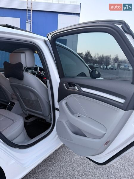 Седан Audi A3 2015 в Дніпрі