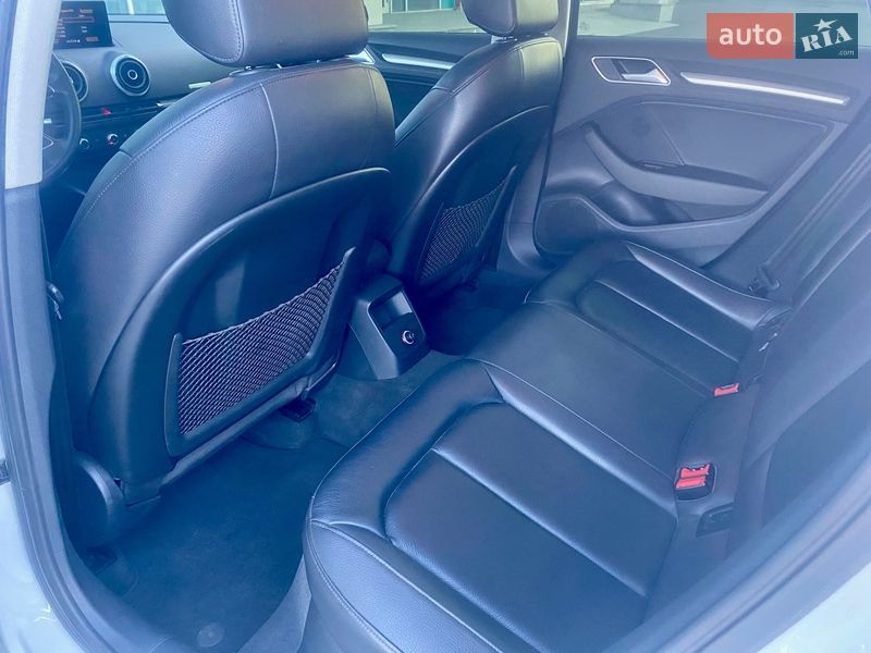 Седан Audi A3 2016 в Дніпрі