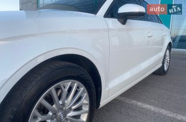 Седан Audi A3 2016 в Дніпрі